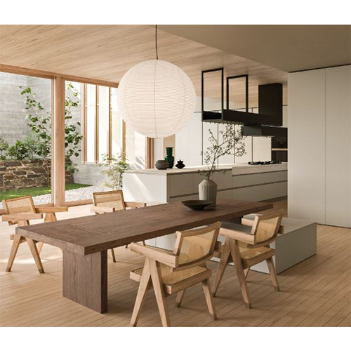 Комбинации стола и столика для закусок REGOLO и PLANA.